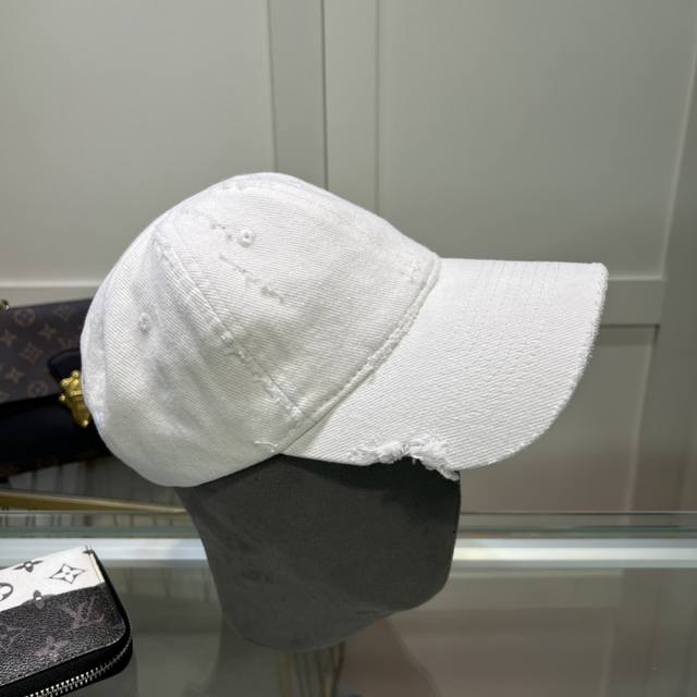 Balenclaga官网新品 巴黎世家新款棒球帽 现货秒发简约时尚超级无敌好看的帽子 情侣款 原单货比起其他帽子的优势